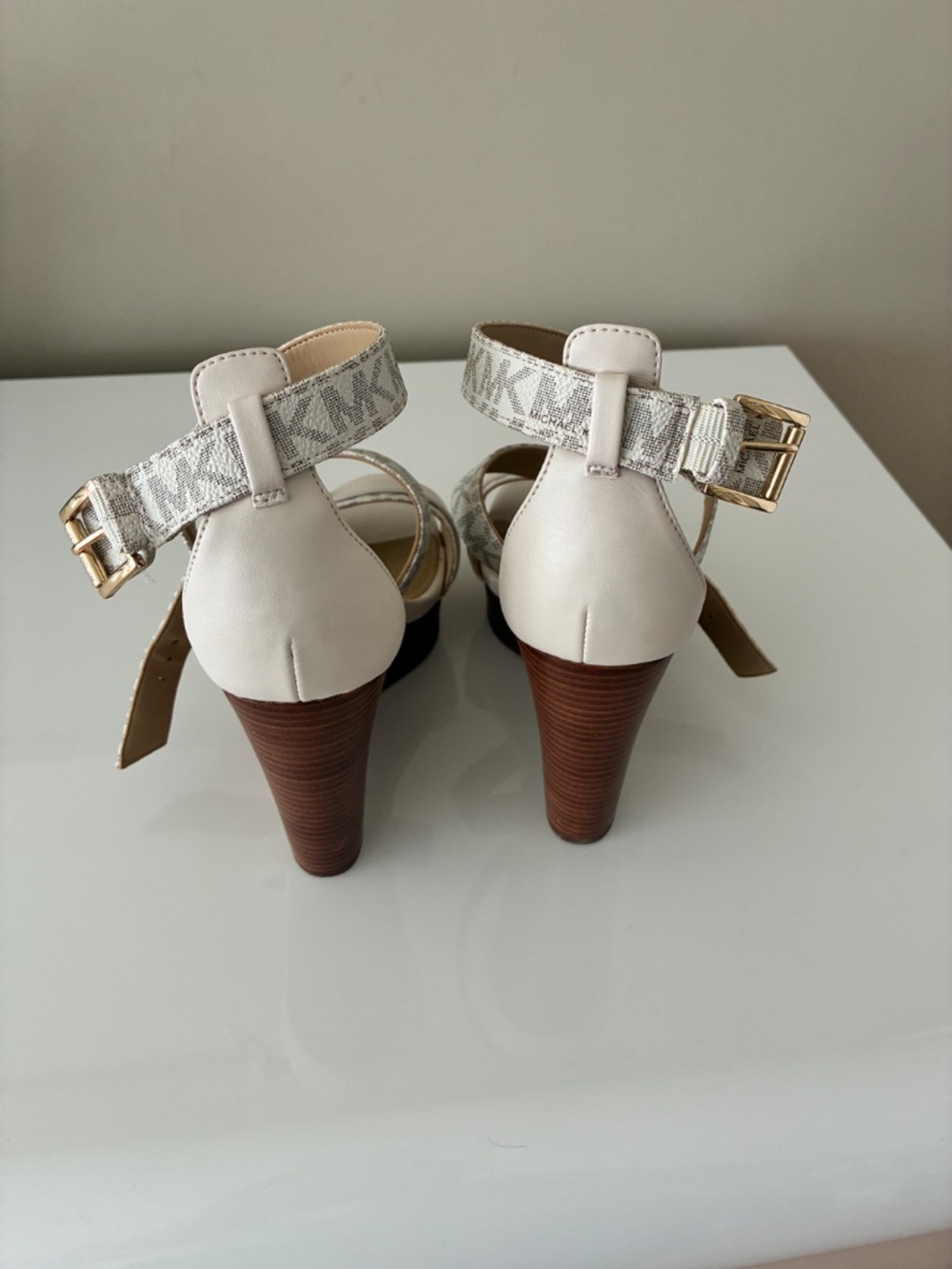 Michael Kors sandals - Picture 3 of 4